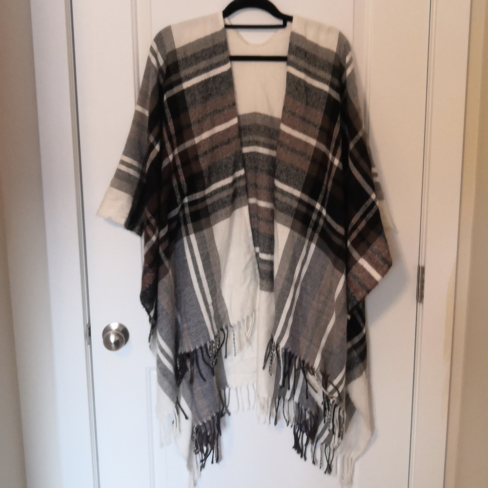 Plaid pattern Shawl - Picture 2 of 3